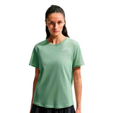 Nike Sportswear Club Essentials Camiseta Mujer